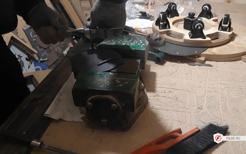 Нарезание резьб в деталях редуктора поворотного стола