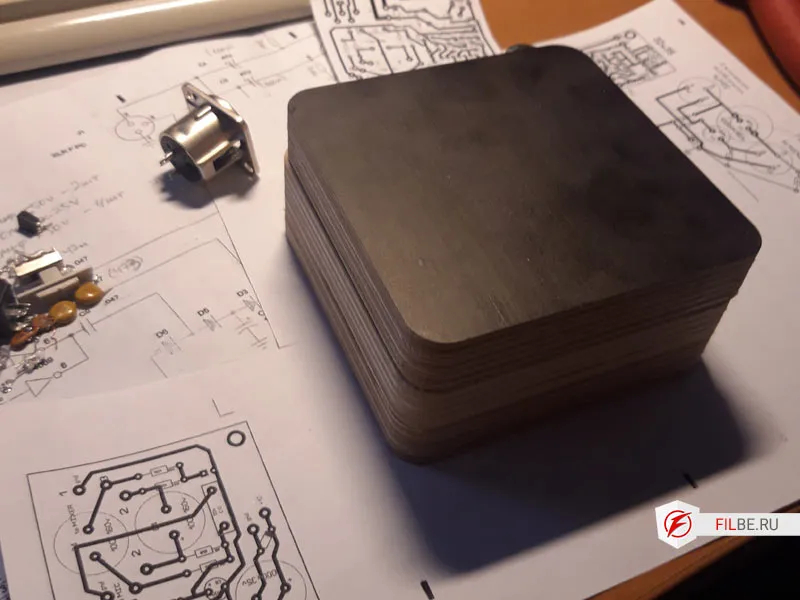 Фанерный корпус фантомного питания