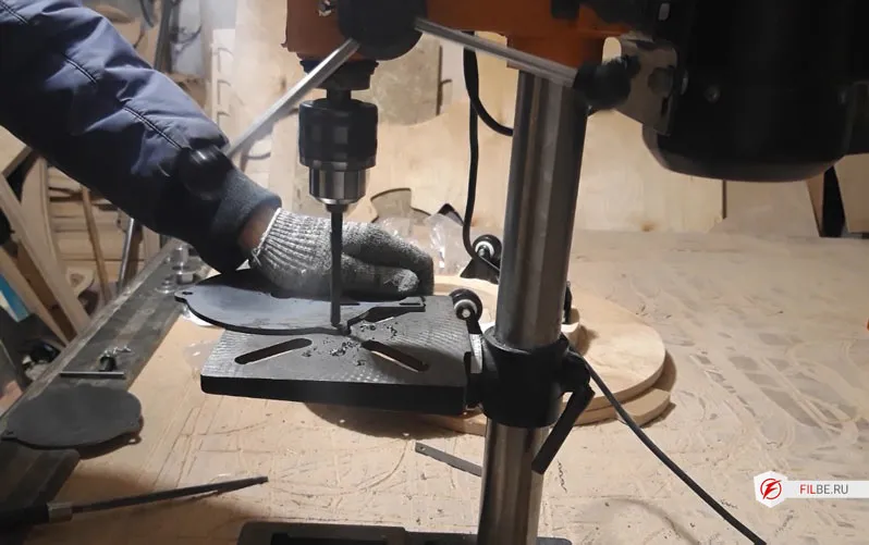 Сверловка отверстий в частях редуктора поворотного стола
