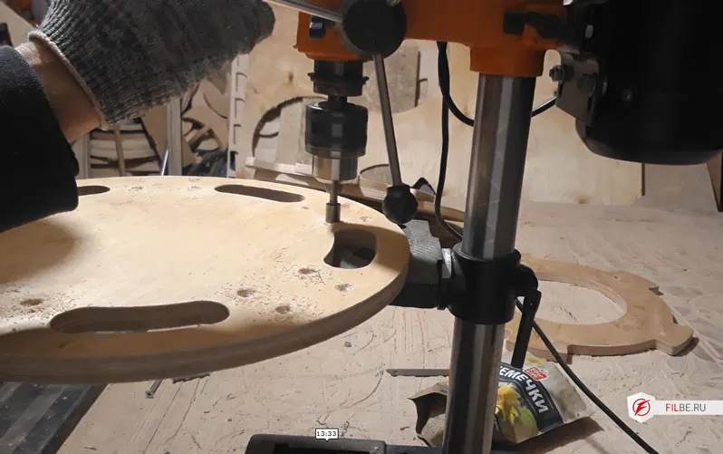 Зенковка отверстий в деталях поворотного фотостола