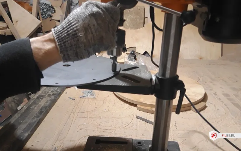 Зенковка отверстий в поворотном фото столе