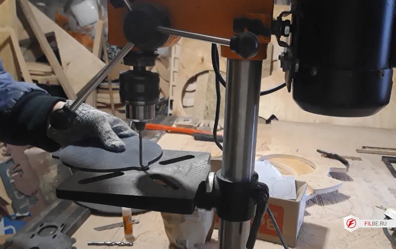 Сверловка отверстий в частях редуктора поворотного стола